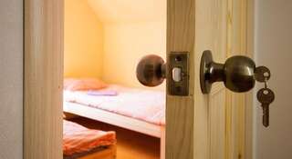 Гостиница Хостел Маверик Иркутск Двухместный номер эконом-класса с 2 отдельными кроватями-5