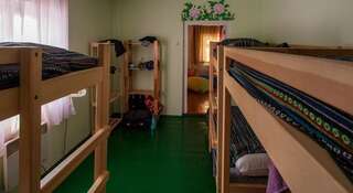 Гостиница Хостел Маверик Иркутск Спальное место на двухъярусной кровати в общем 6-местном номере для мужчин и женщин-3
